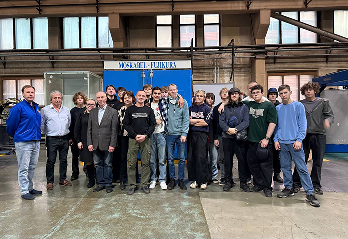 Студенты «Щелковского колледжа» на экскурсии в «МКФ Студенты «Щелковского колледжа» на экскурсии в «МКФ